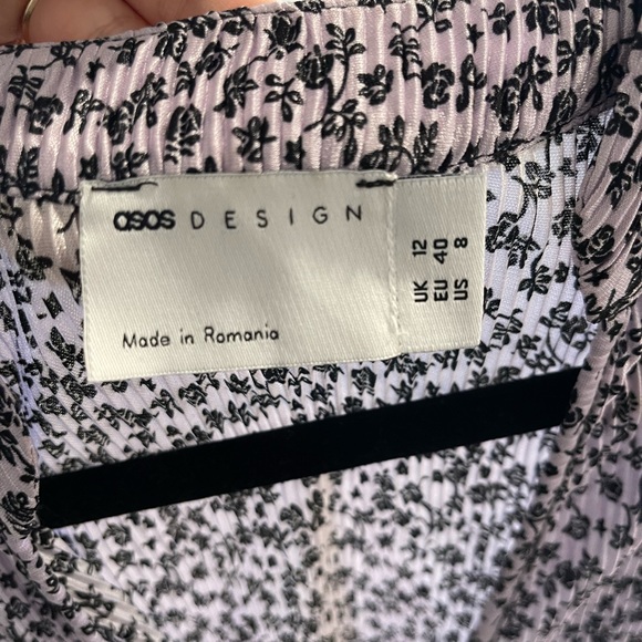 Purple, floral dress. Only worn a couple times. - Picture 3 of 3